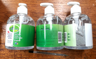 Hand Alcohol Sanitiser Sanitizer sanatizer sanatiser 3 X 500ml large bottle with built in dispenser 75% alcohol